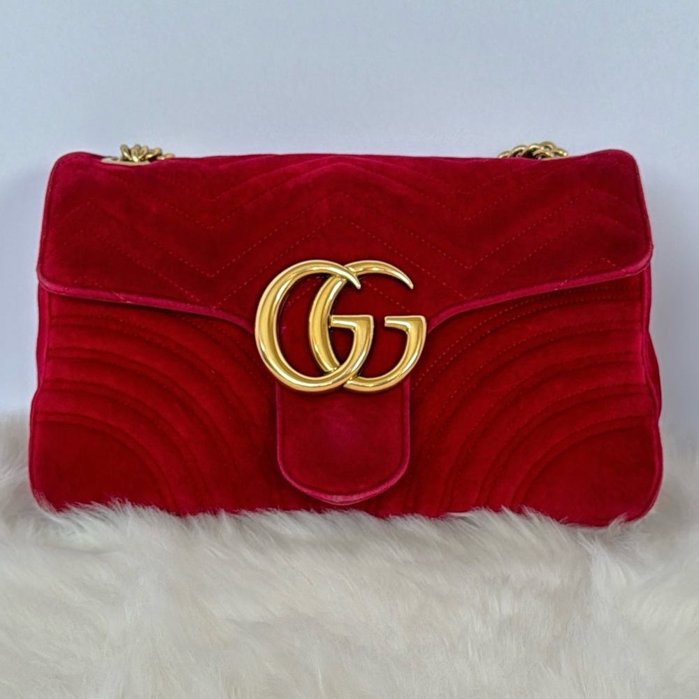 👛 SOLD 👛 Gucci Red Medium Velvet Marmont Matelasse Shoulder Bag